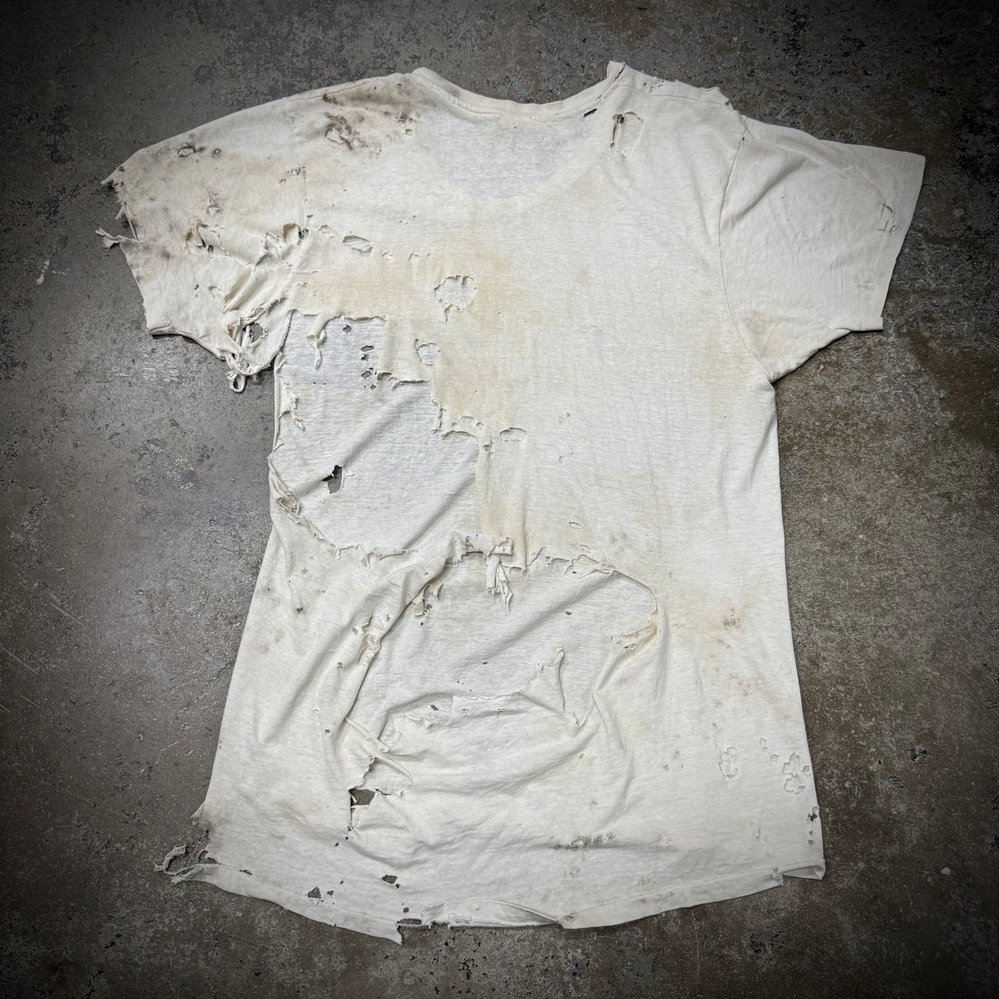 Vintage 80s/90s Thrashed Mud & Rust Stained Blank White Tee