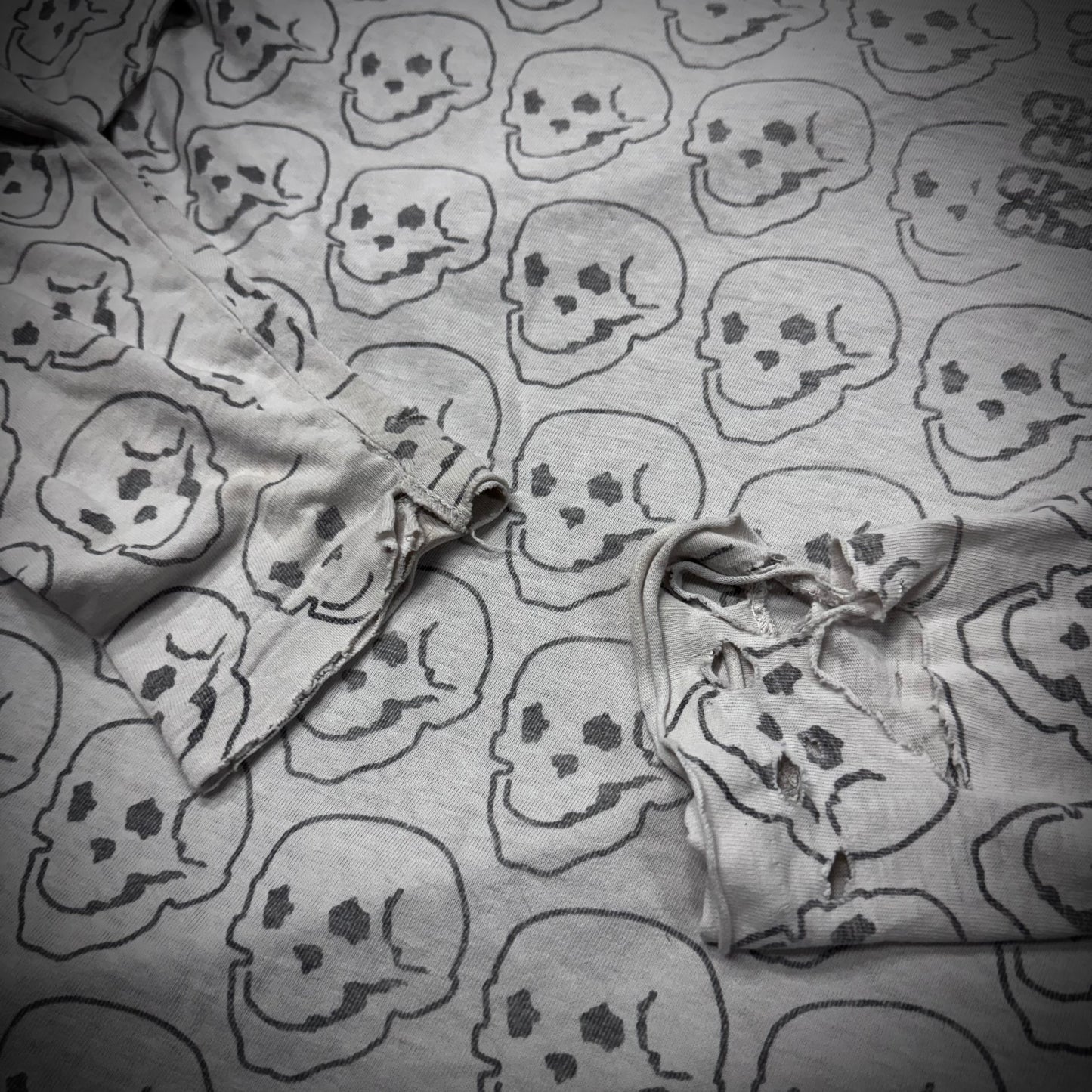 Vintage 90s Cheap Trick Skull AOP Thrashed Band Tee