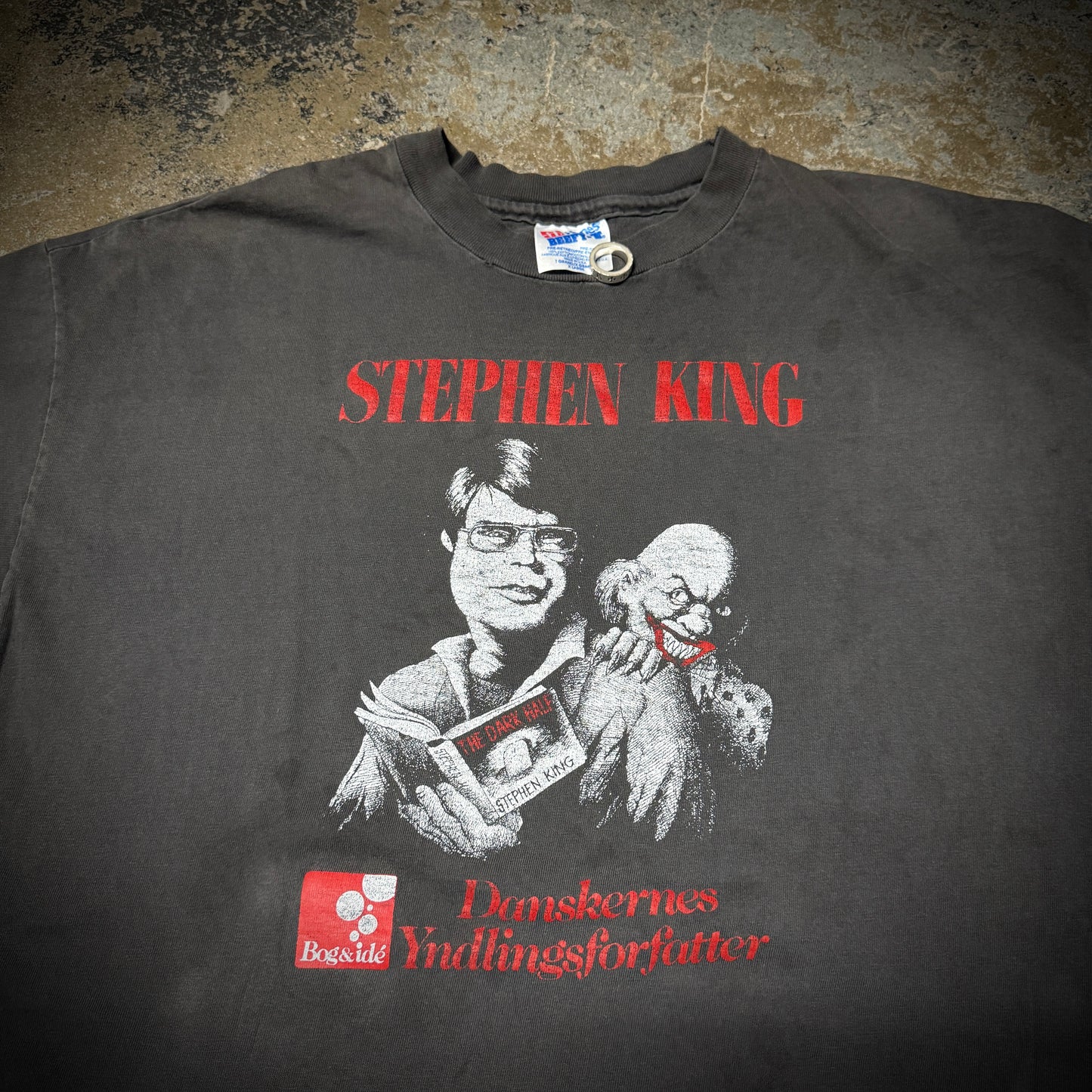 Vintage 90s Stephen King Pennywise Faded Black Tee
