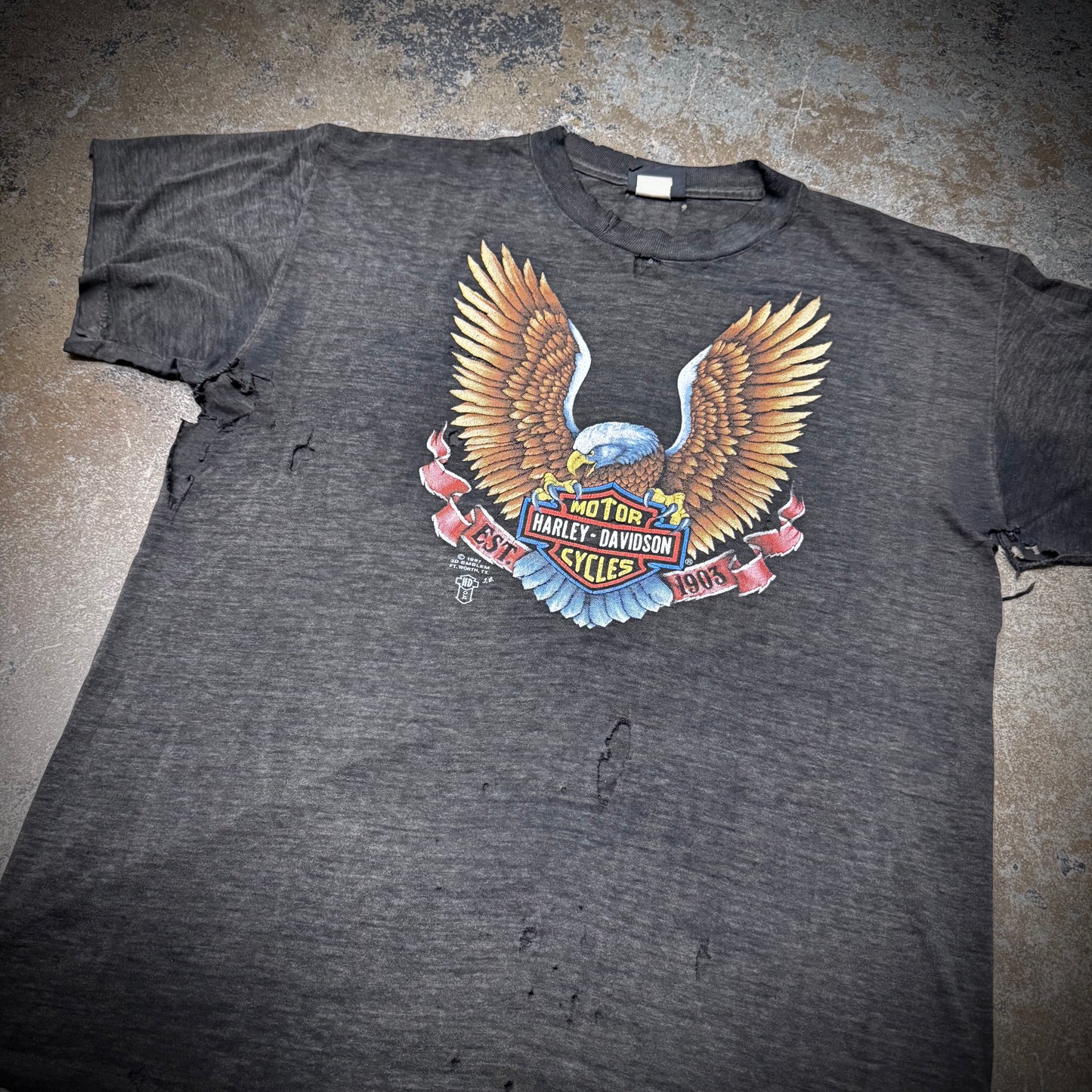 Vintage 80s Harley Davidson 3D Emblem Thrashed T-Shirt